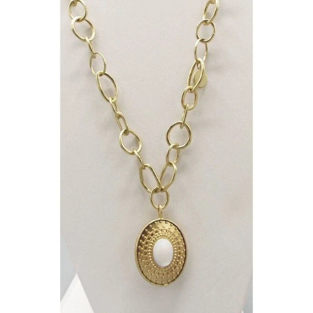 Chico's Nyssa Reversible Faux Carnelian White Jade Carbochan Chain 35